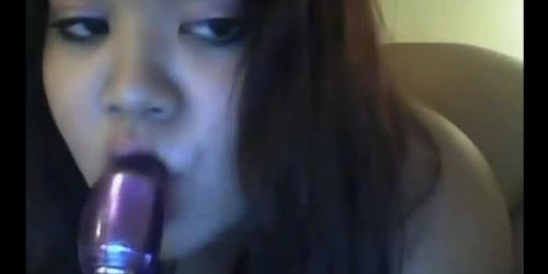 Dicke Roma Camgirl fingert sich live