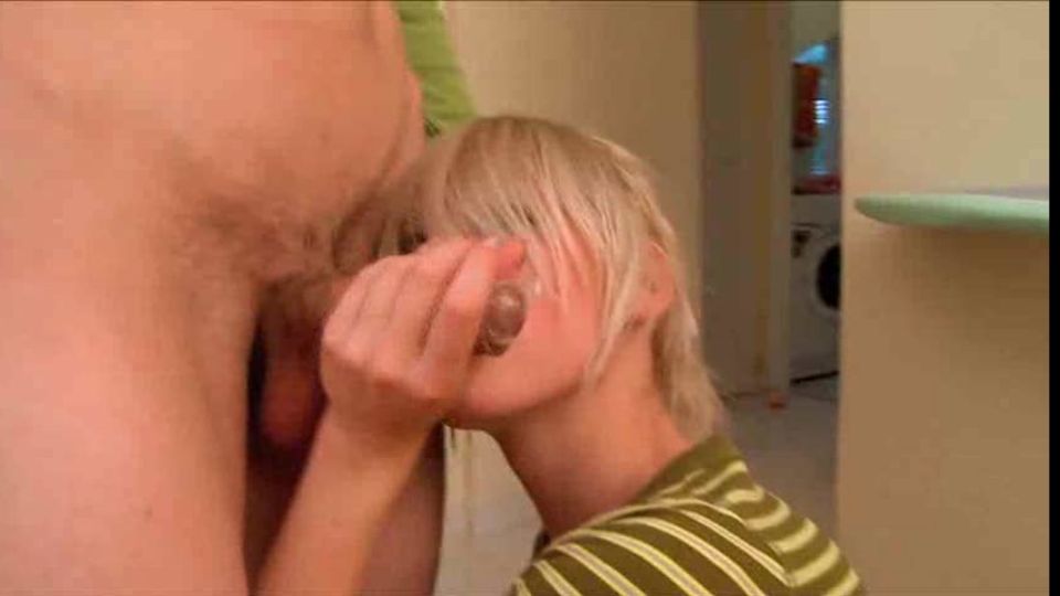 Geiler Fick während sie bügelt